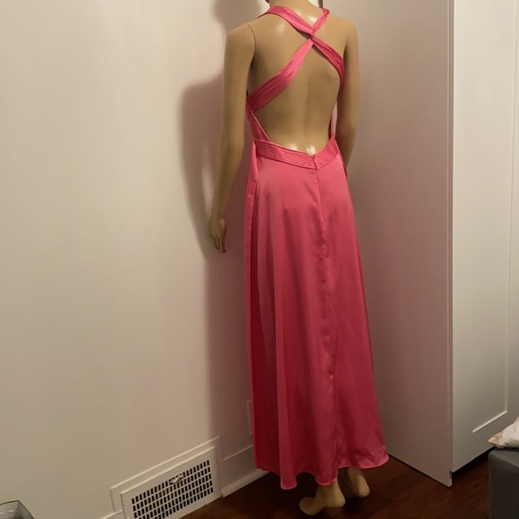 Gown - Picture 2 of 8